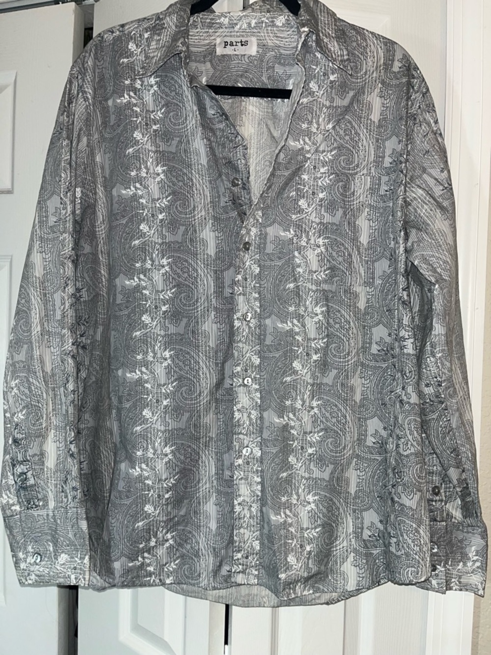 Parts mens Gray Paisley Button-Up Shirt size Large